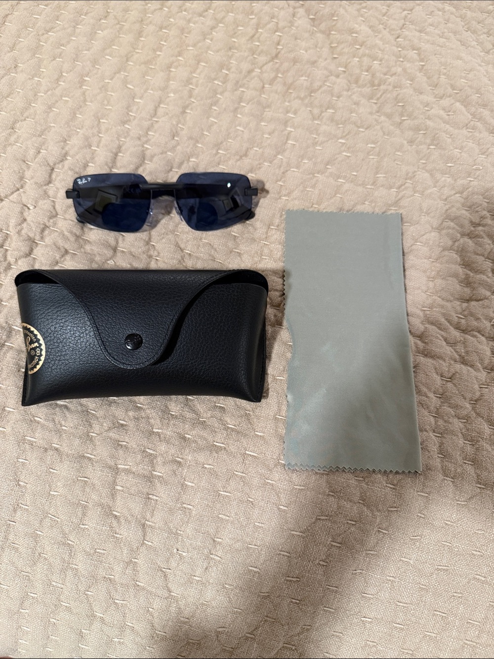 Ray Ban Men's Sunglasses, Case and Cloth